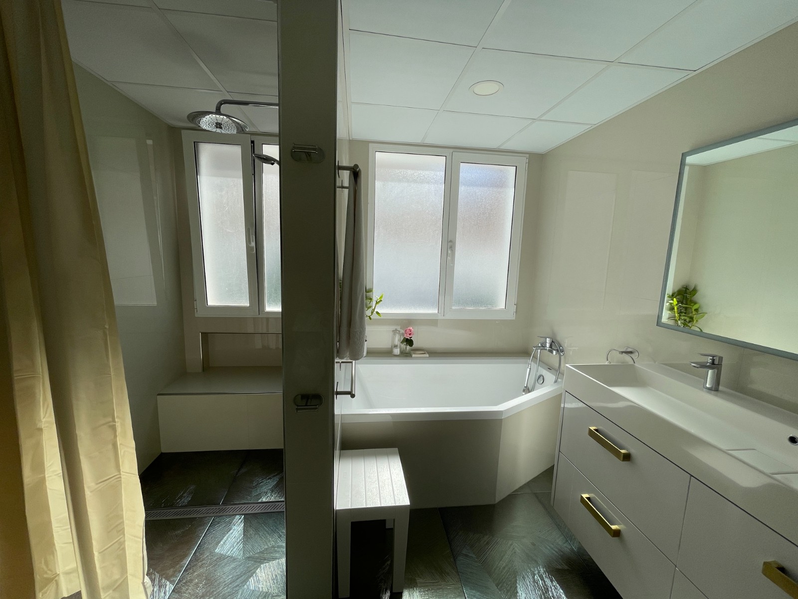 Master bedroom in villa for sale in Orihuela