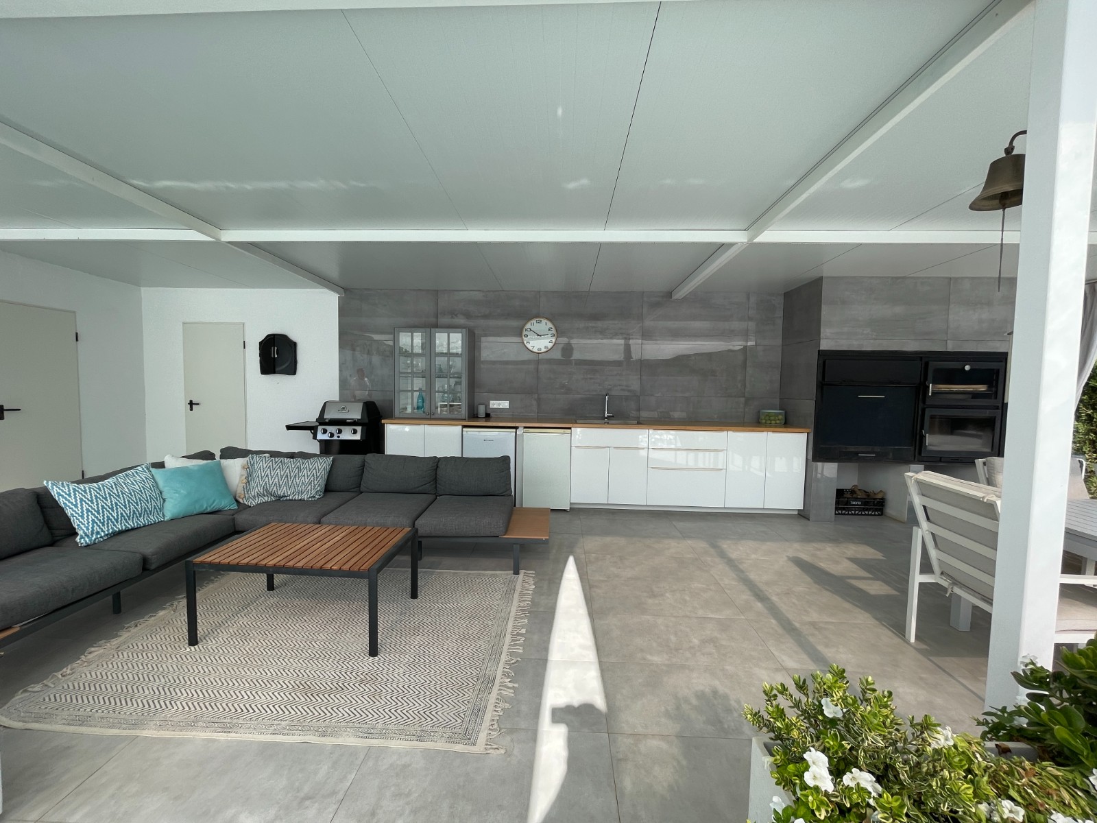 Bedroom in villa for sale in Orihuela