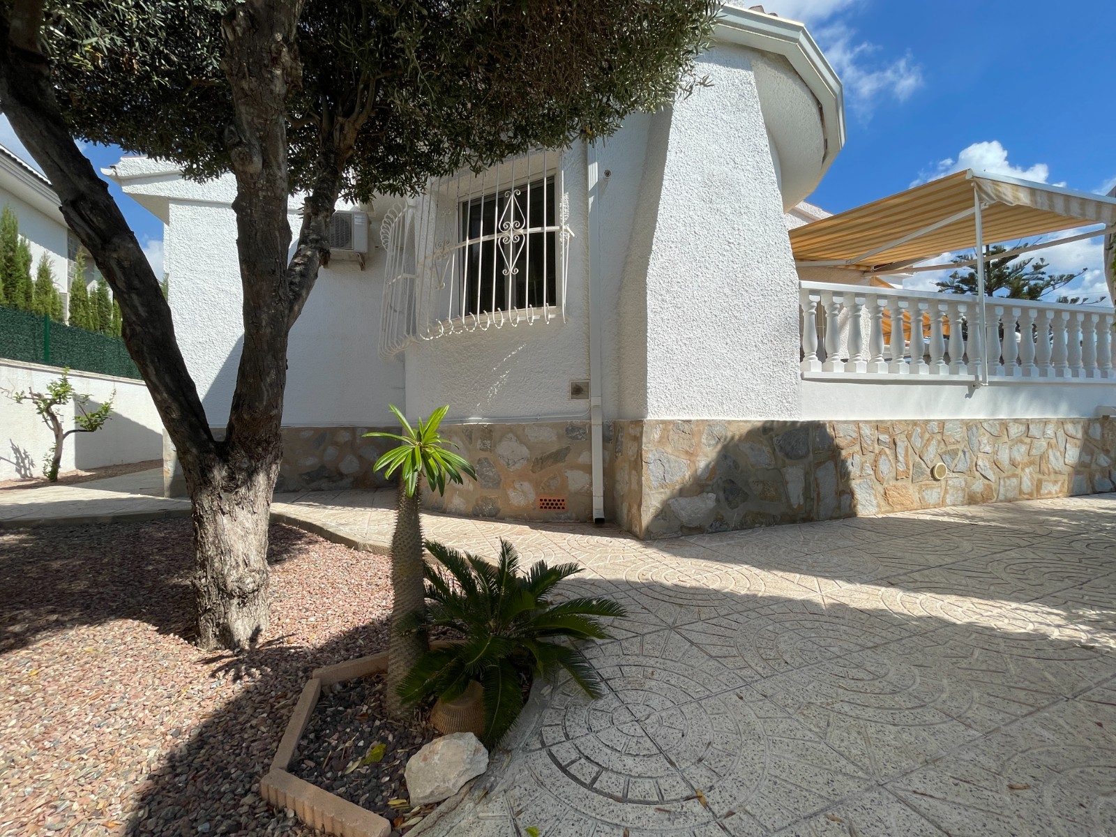 Pool area in villa for sale in Ciudad Quesada