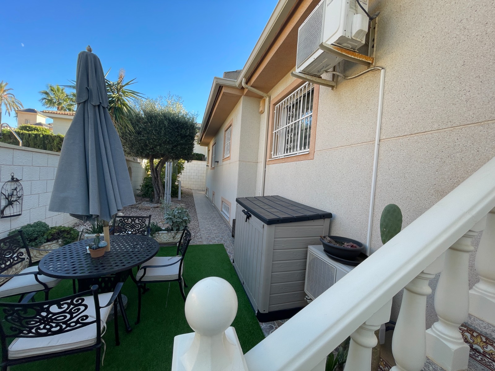 Bedroom in villa for sale in Benijofar