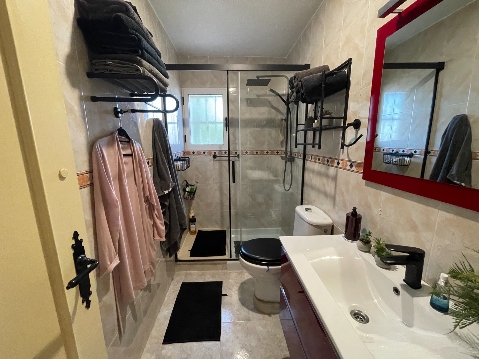 Master bedroom in villa for sale in Benijofar