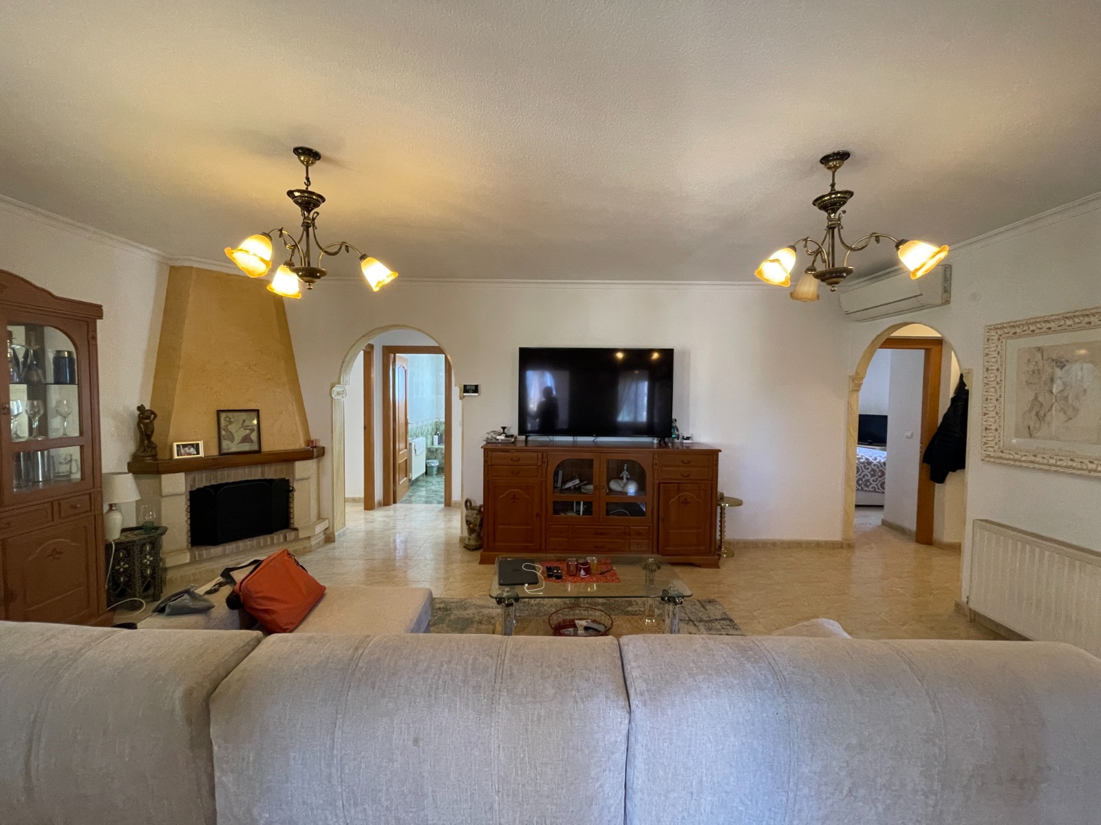 Master bedroom in villa for sale in Catral