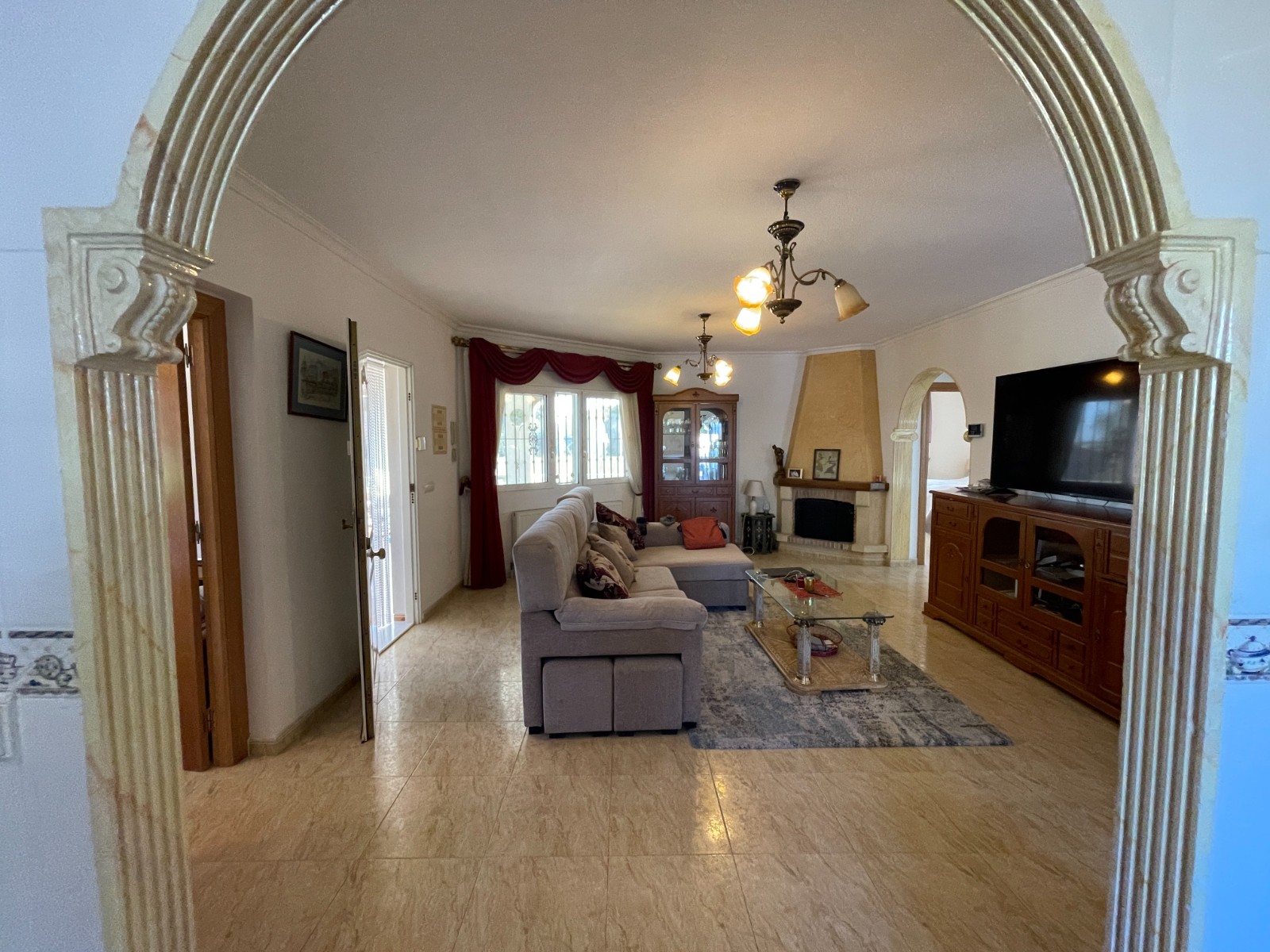 Pool area in villa for sale in Catral