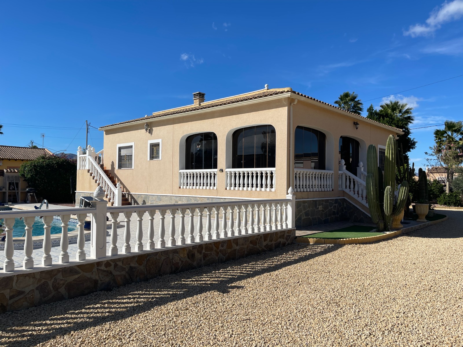 Bedroom in villa for sale in Catral