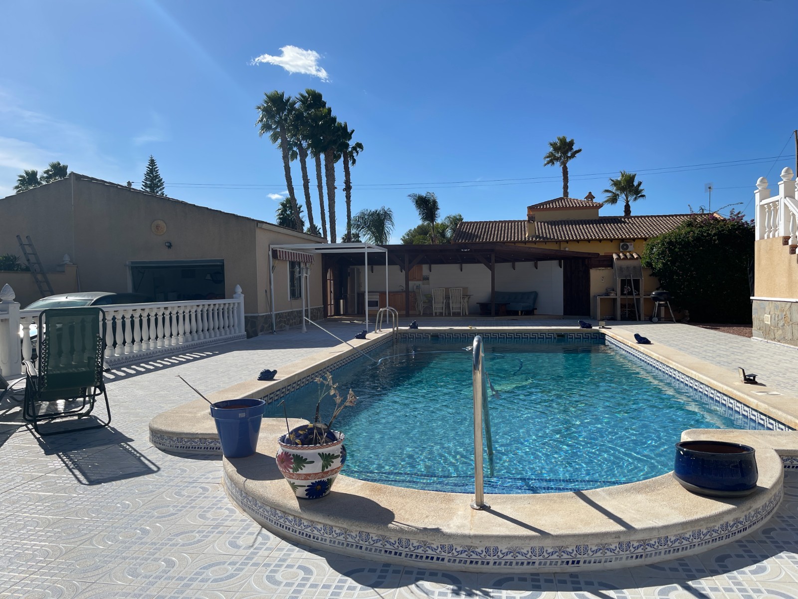 Exterior view in villa for sale in Catral