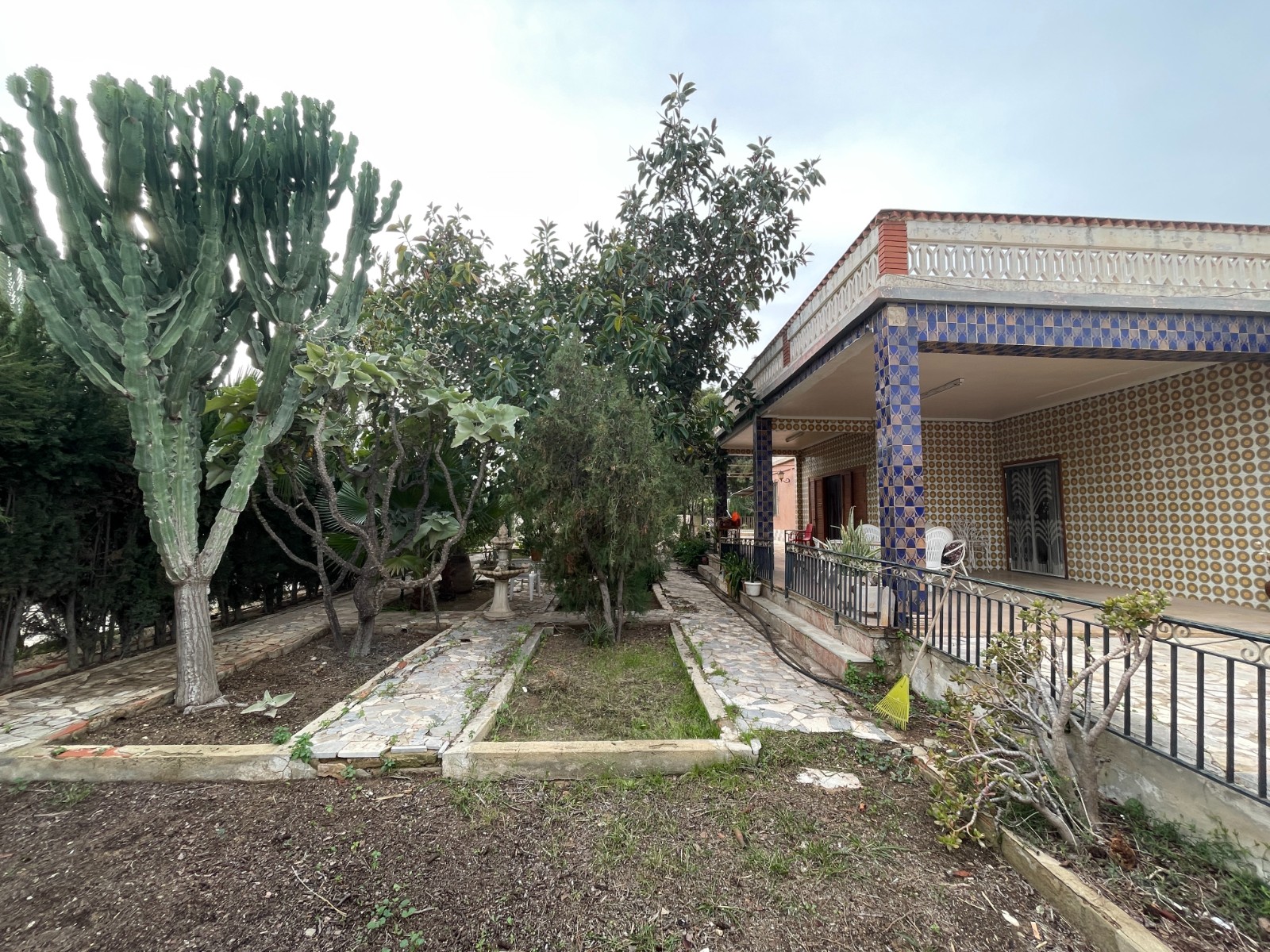 Exterior view in villa for sale in Elche