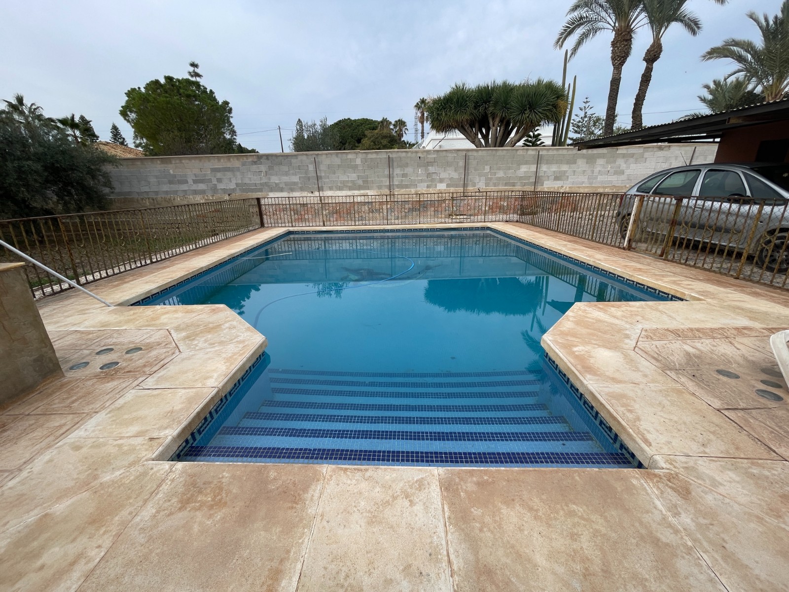Terrace in villa for sale in Elche