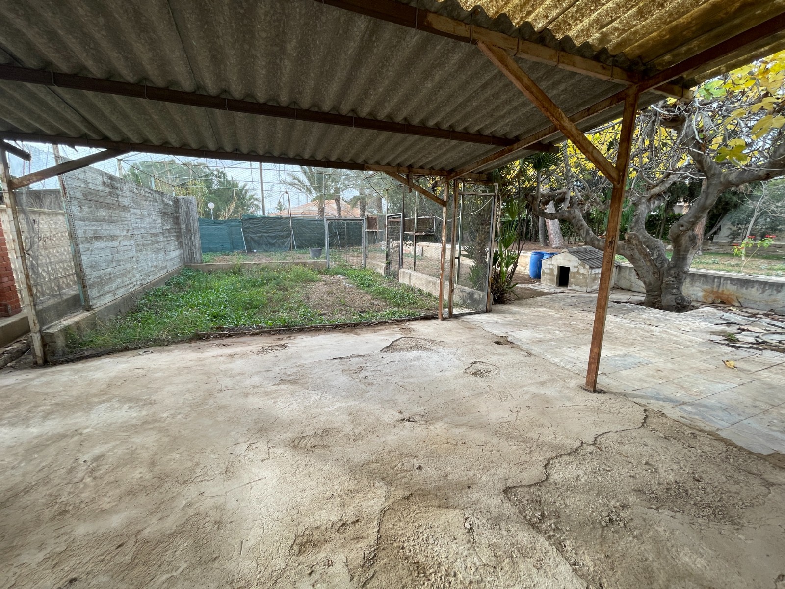 Dining area in villa for sale in Elche