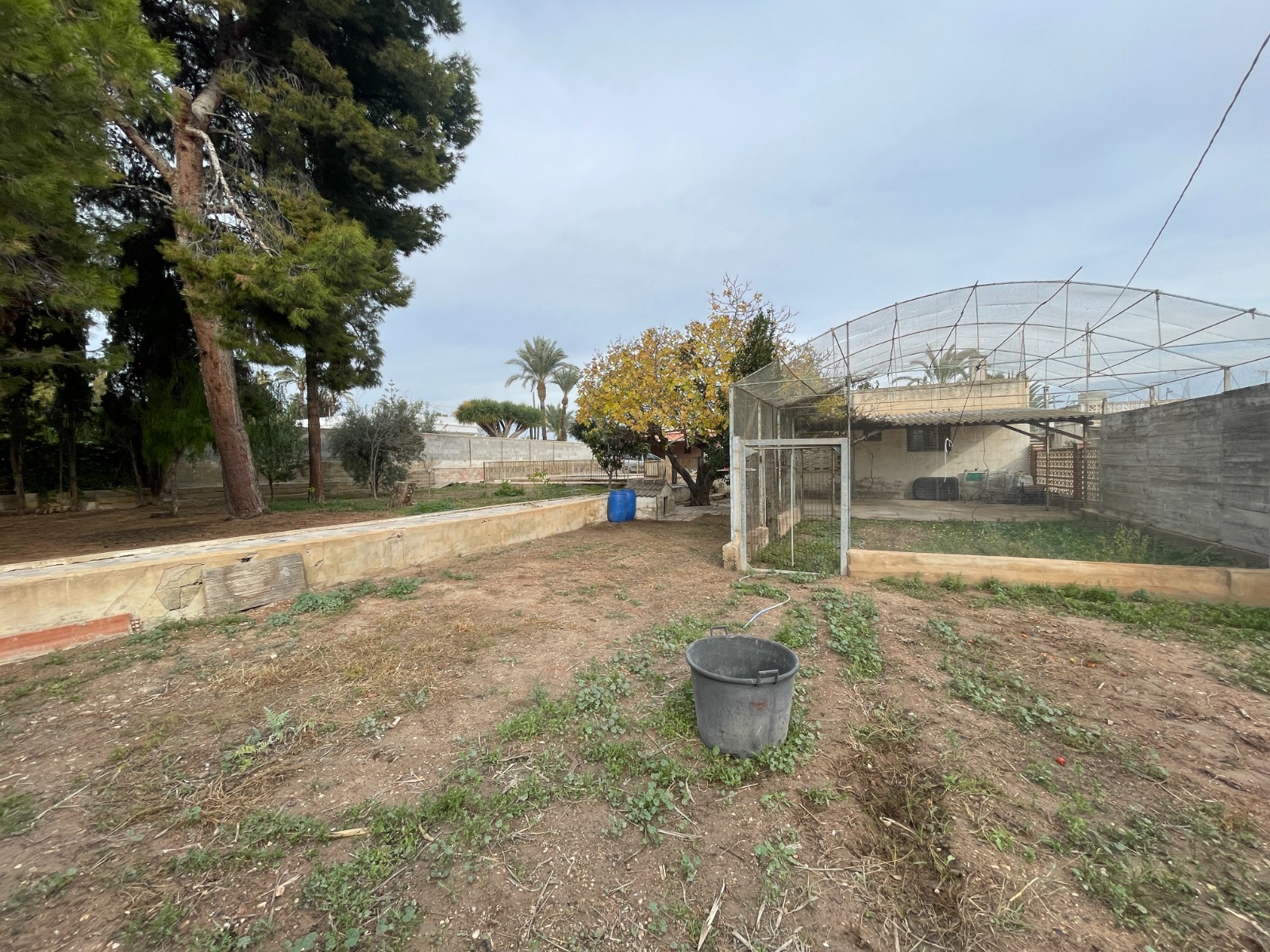Bedroom in villa for sale in Elche
