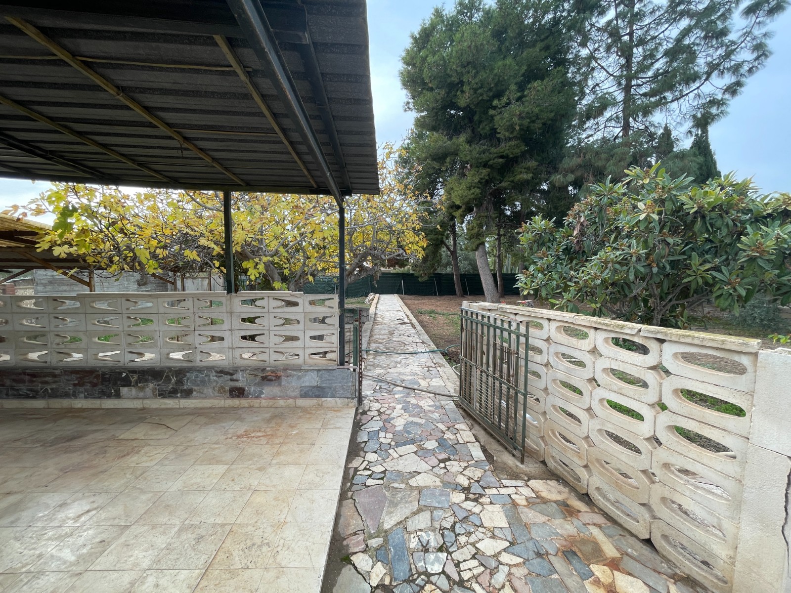 Terrace in villa for sale in Elche