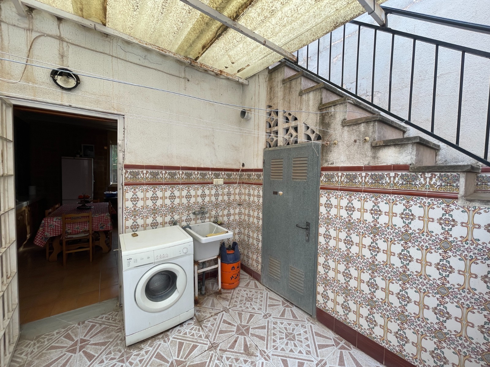 Dining area in villa for sale in Elche