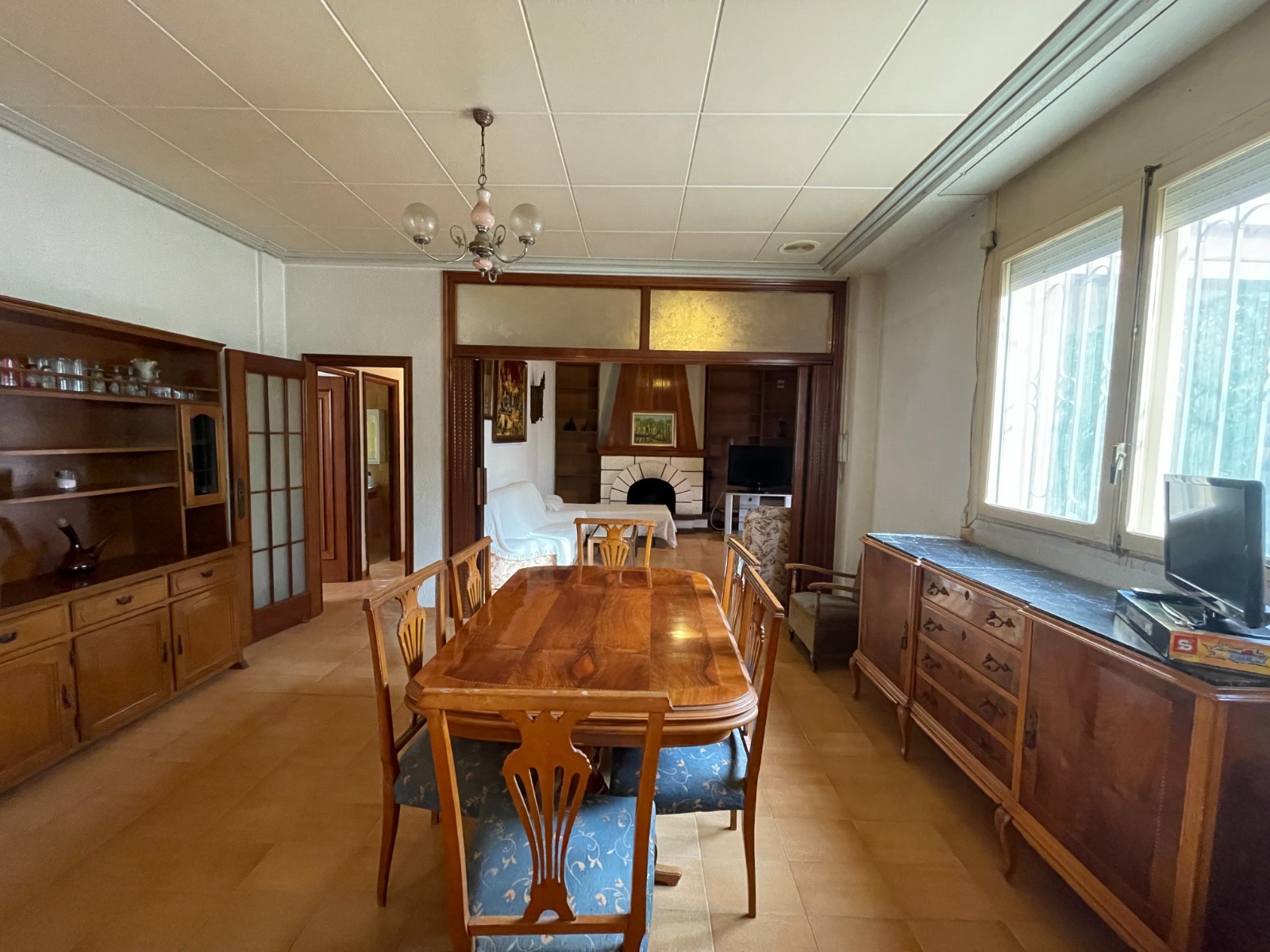 Dining area in villa for sale in Elche
