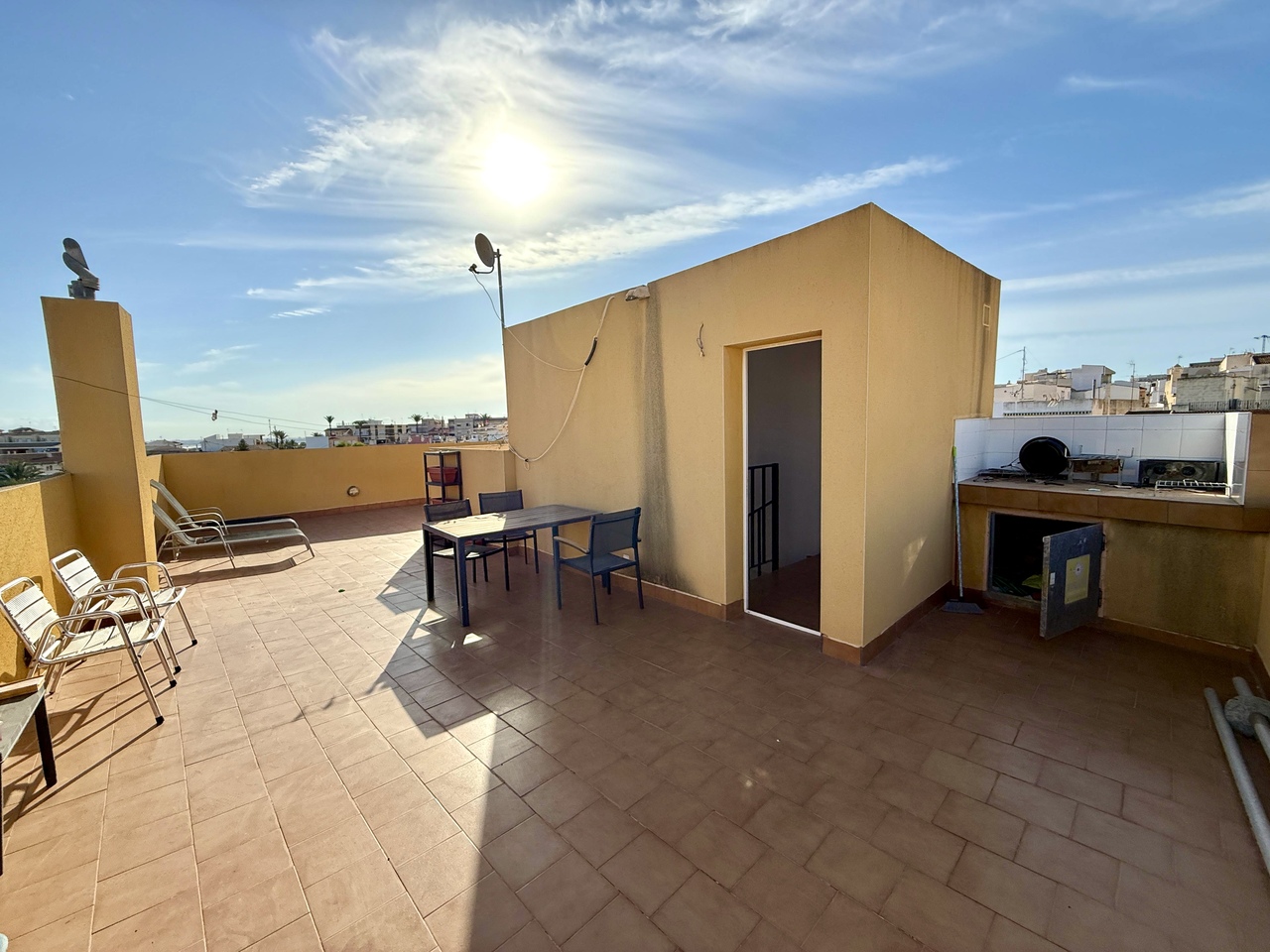 Kitchen in apartment for sale in San Miguel de Salinas