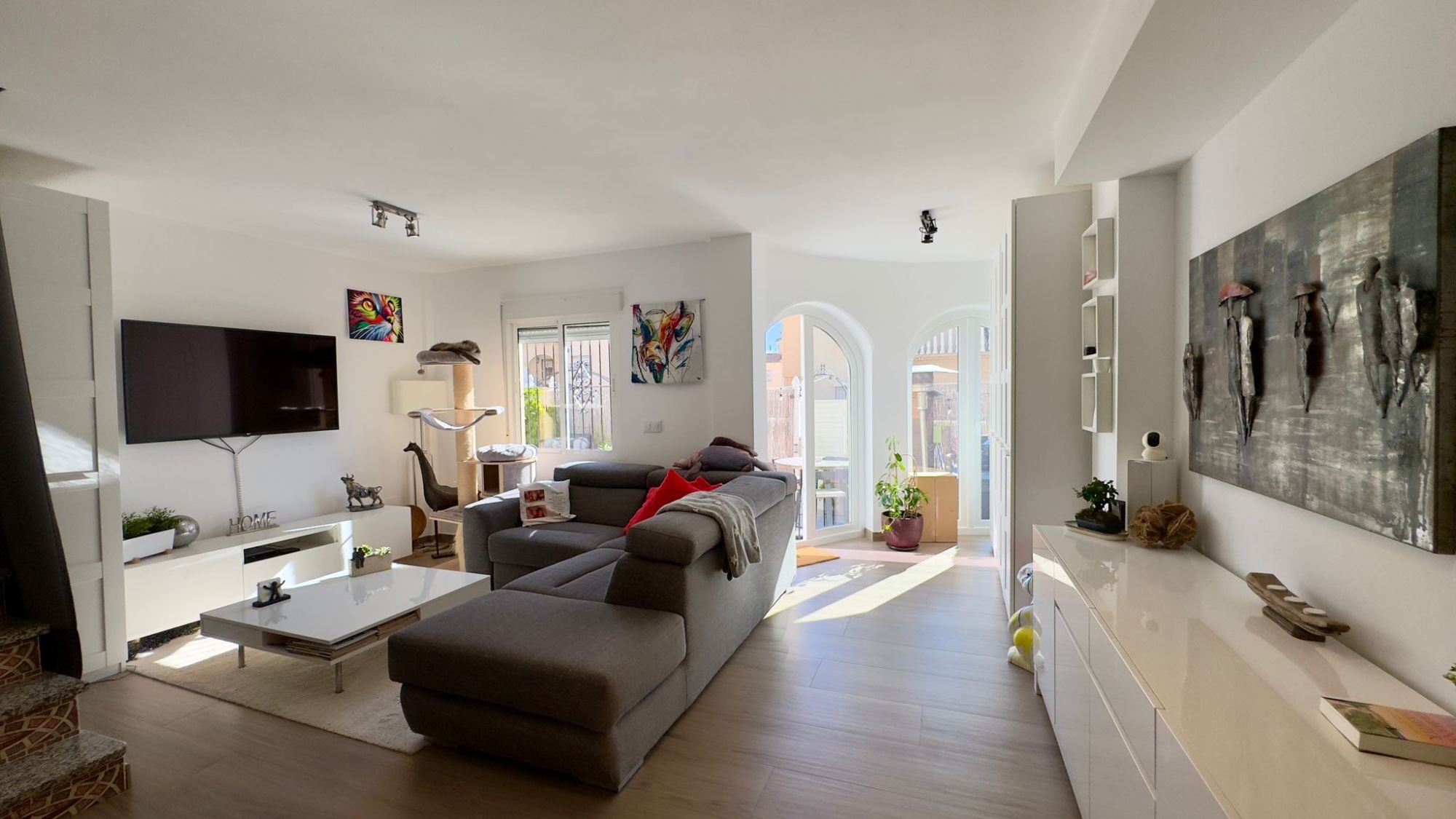 Dining area in villa for sale in Orihuela Costa