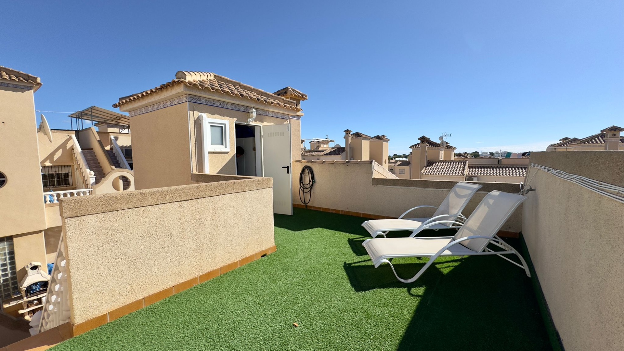 Garden in villa for sale in Orihuela Costa