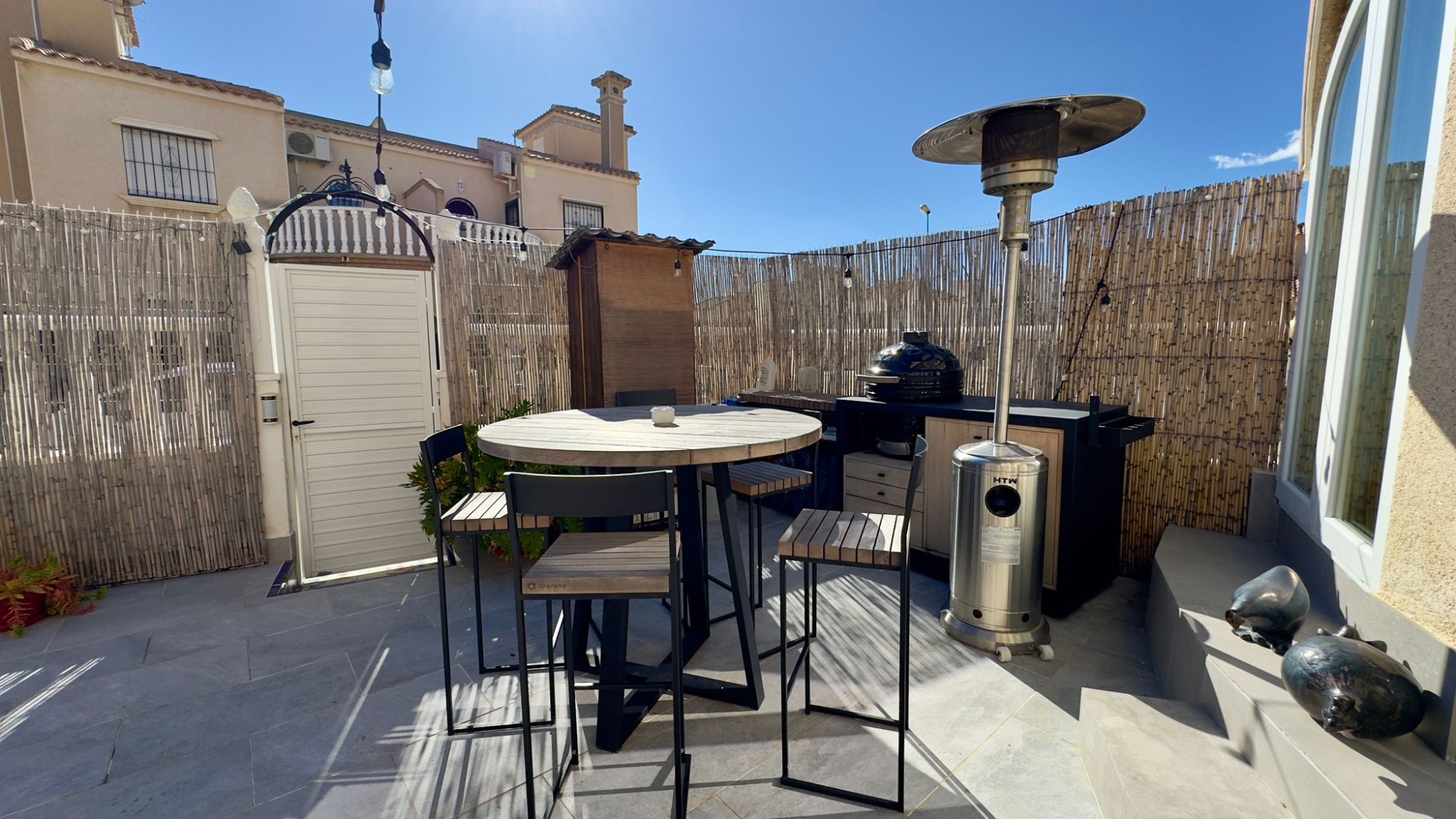 Dining area in villa for sale in Orihuela Costa