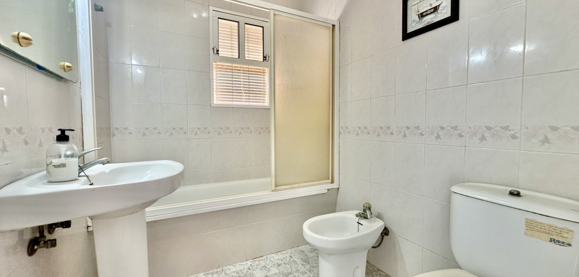 Kitchen in apartment for sale in Orihuela Costa