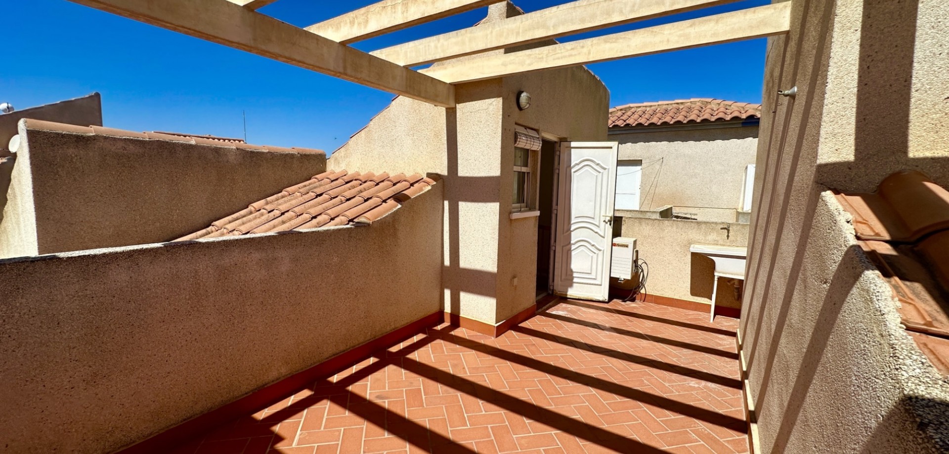 Located in the sought-after area of Playa Flamenca, this first-floor apartment offers incredible pot