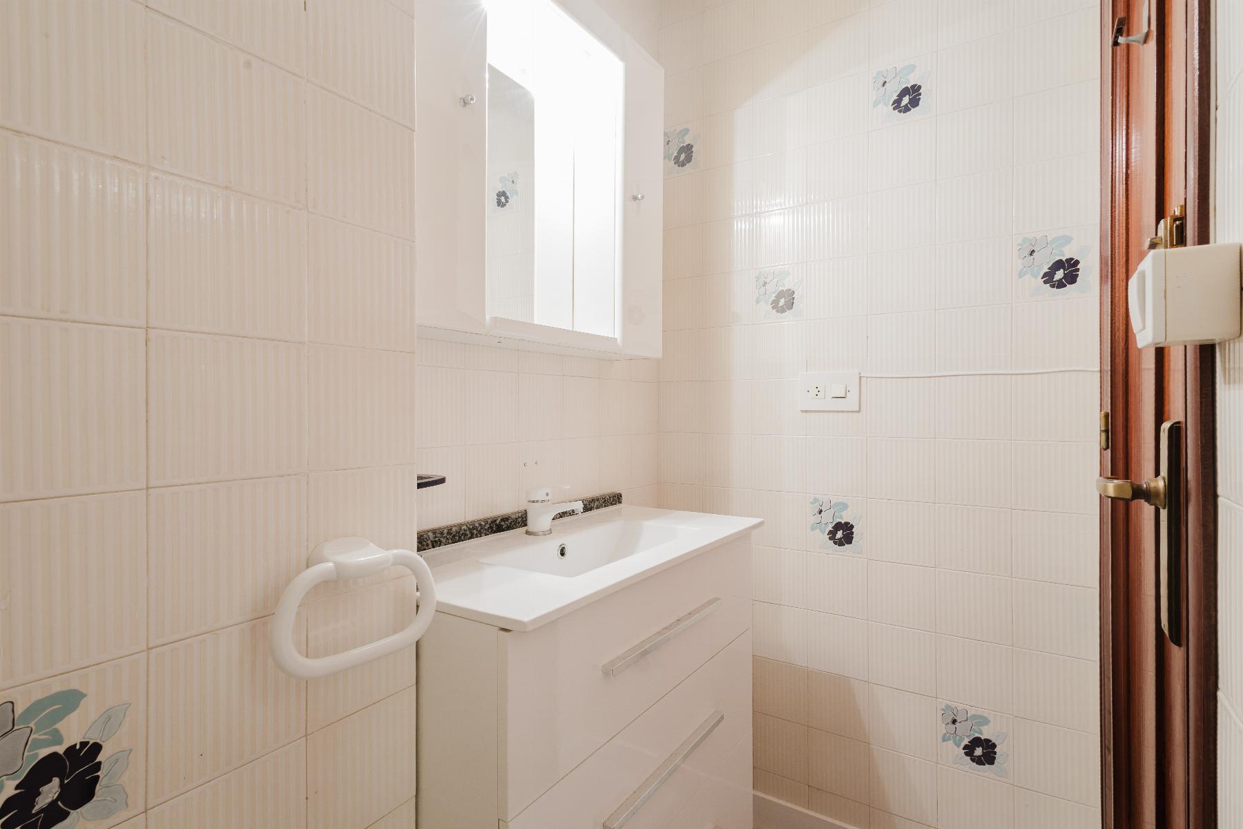 Bedroom in apartment for sale in Torrevieja