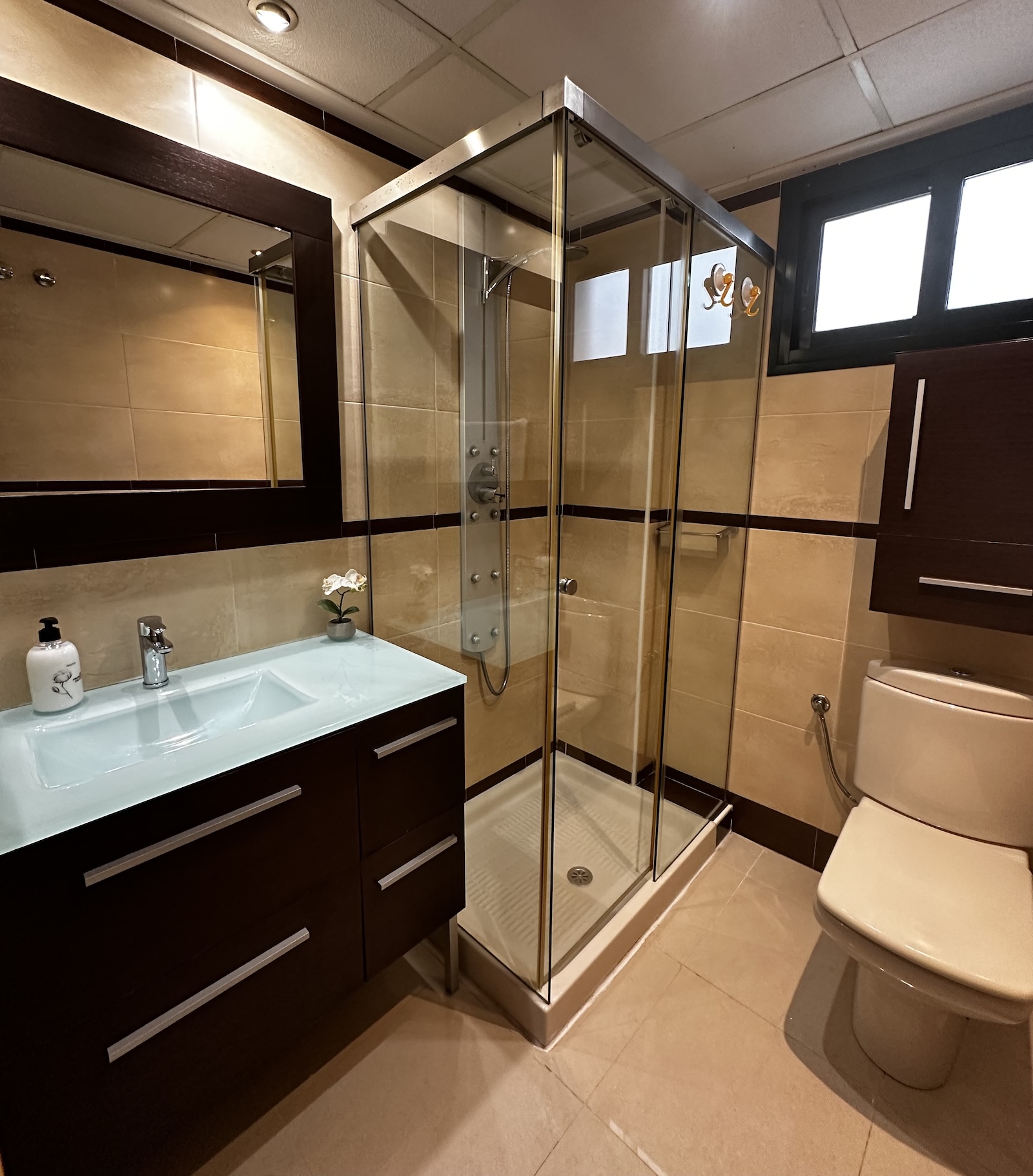 Master bedroom in apartment for sale in Guardamar del Segura
