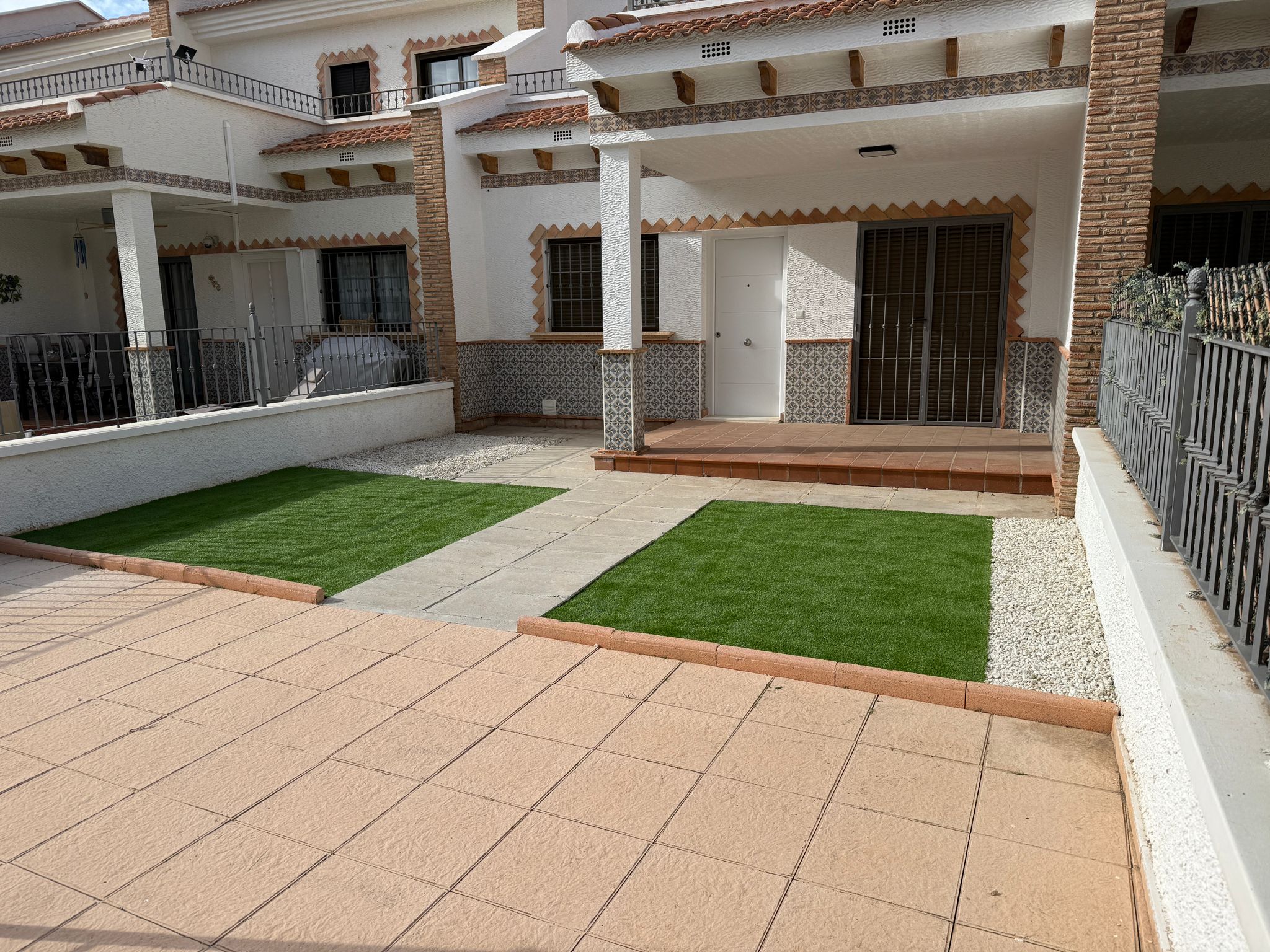 Beautiful and spacious fully renovated villa with 3 bedrooms and 3 bathrooms