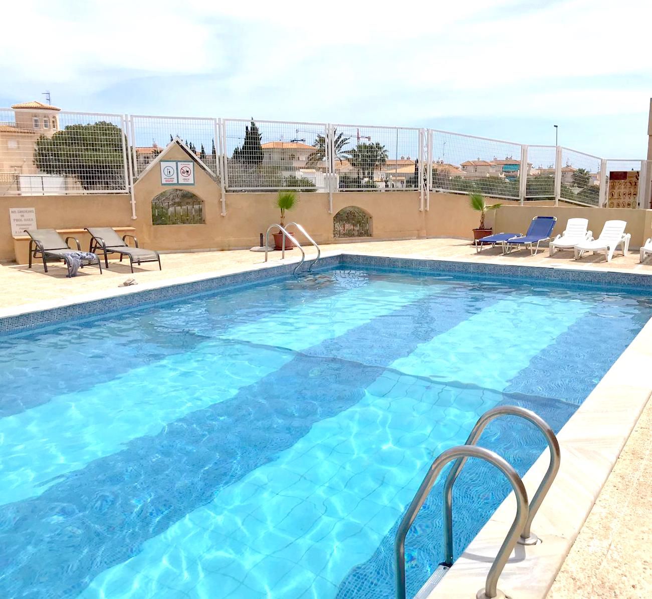 Exterior view in terraced for sale in Playa Flamenca