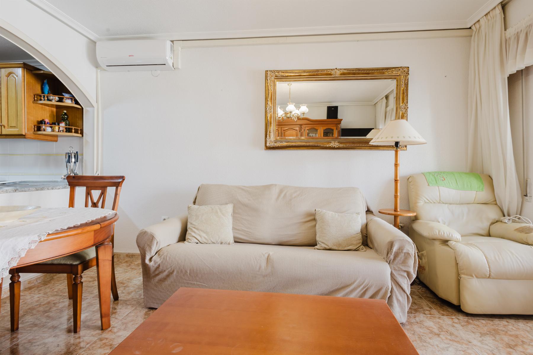 Master bedroom in apartment for sale in Torrevieja