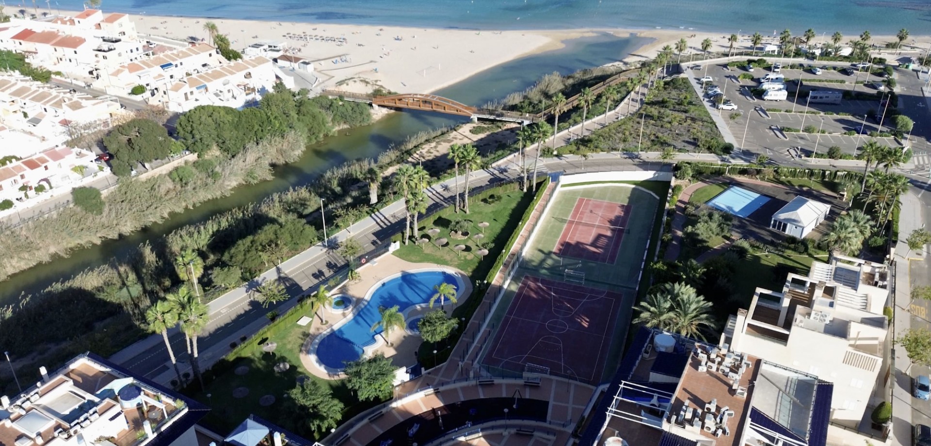Terrace in apartment for sale in Mil Palmeras