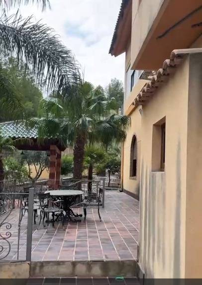 Pool area in villa for sale in El Palmar