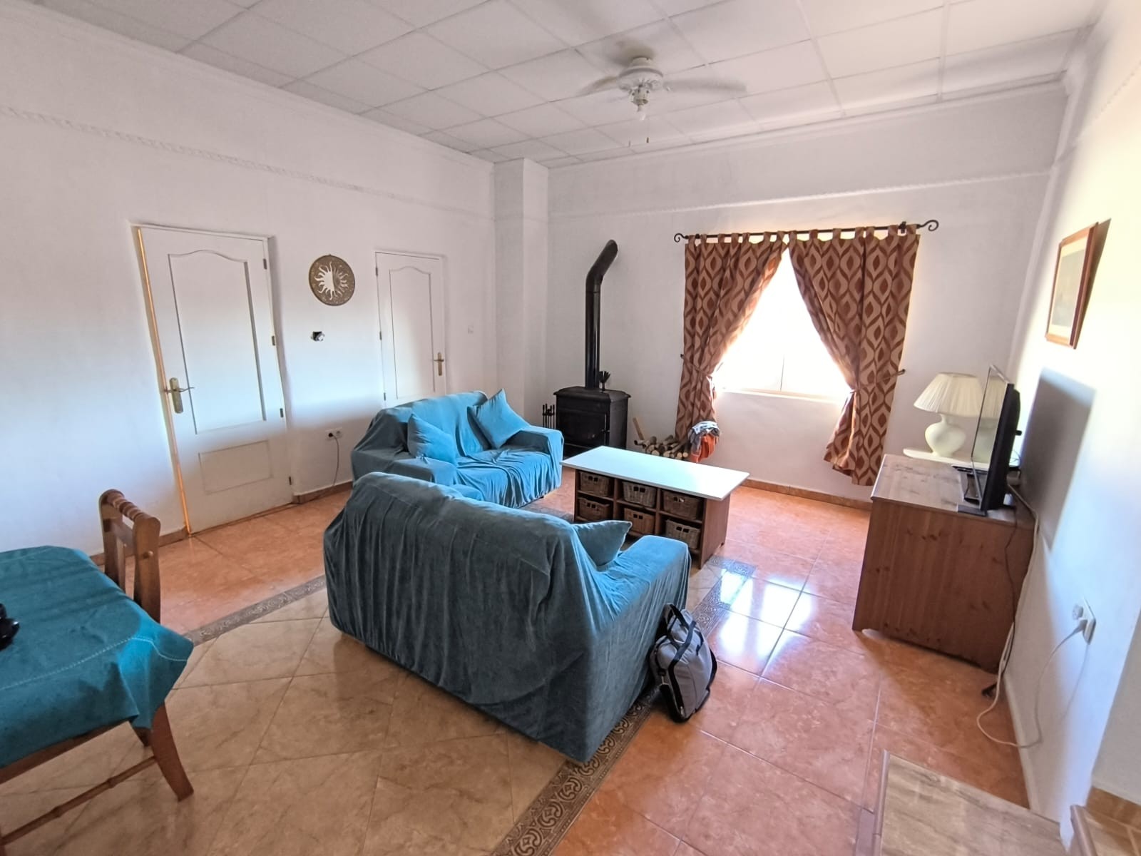 Pool area in villa for sale in Villena
