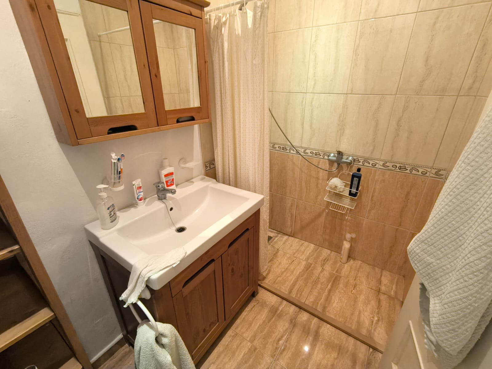 Bedroom in villa for sale in Villena