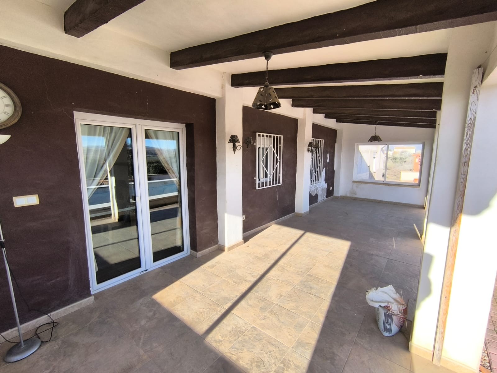 Pool area in villa for sale in Villena