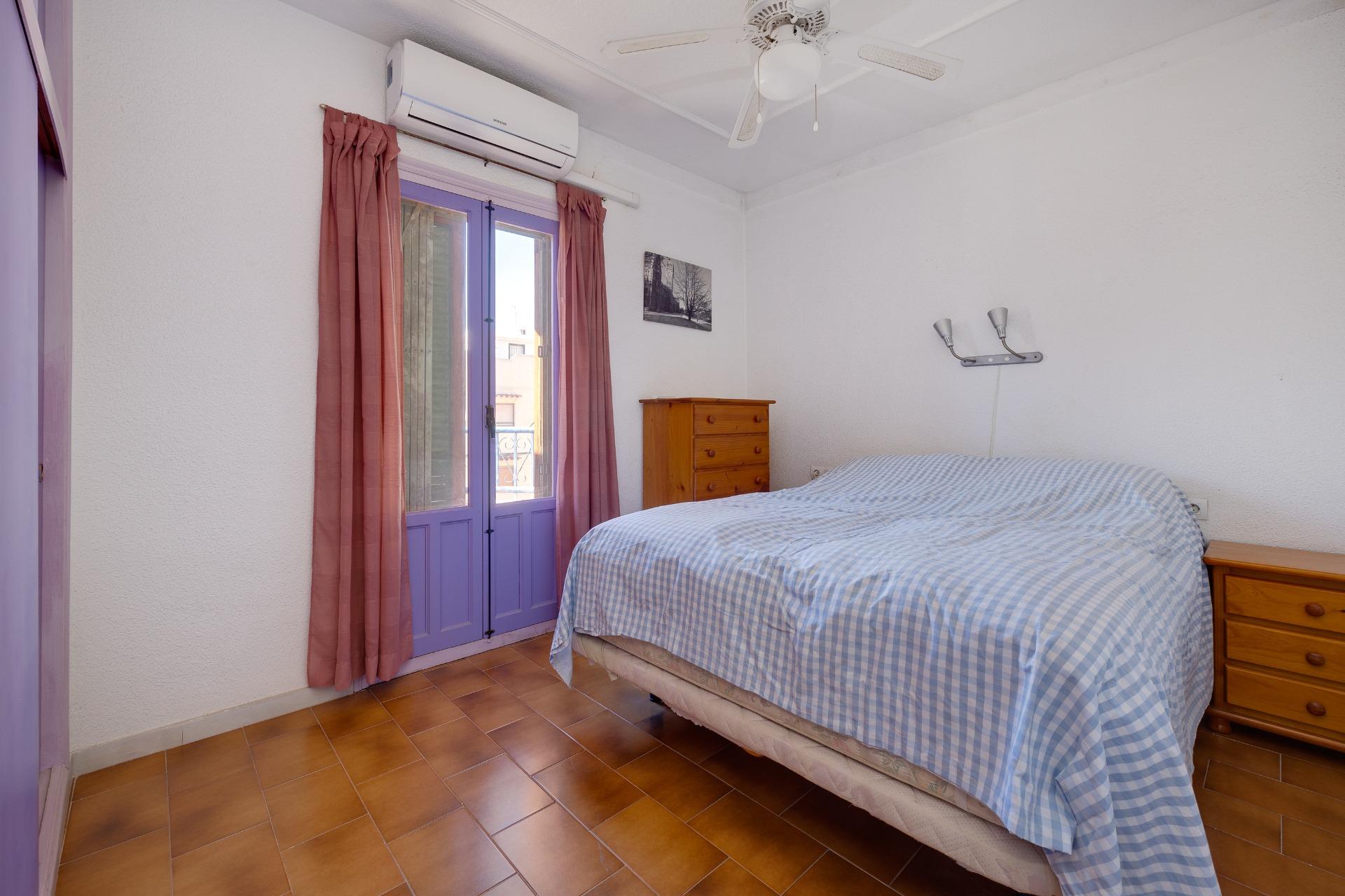 Bedroom in bungalow for sale in Torrevieja