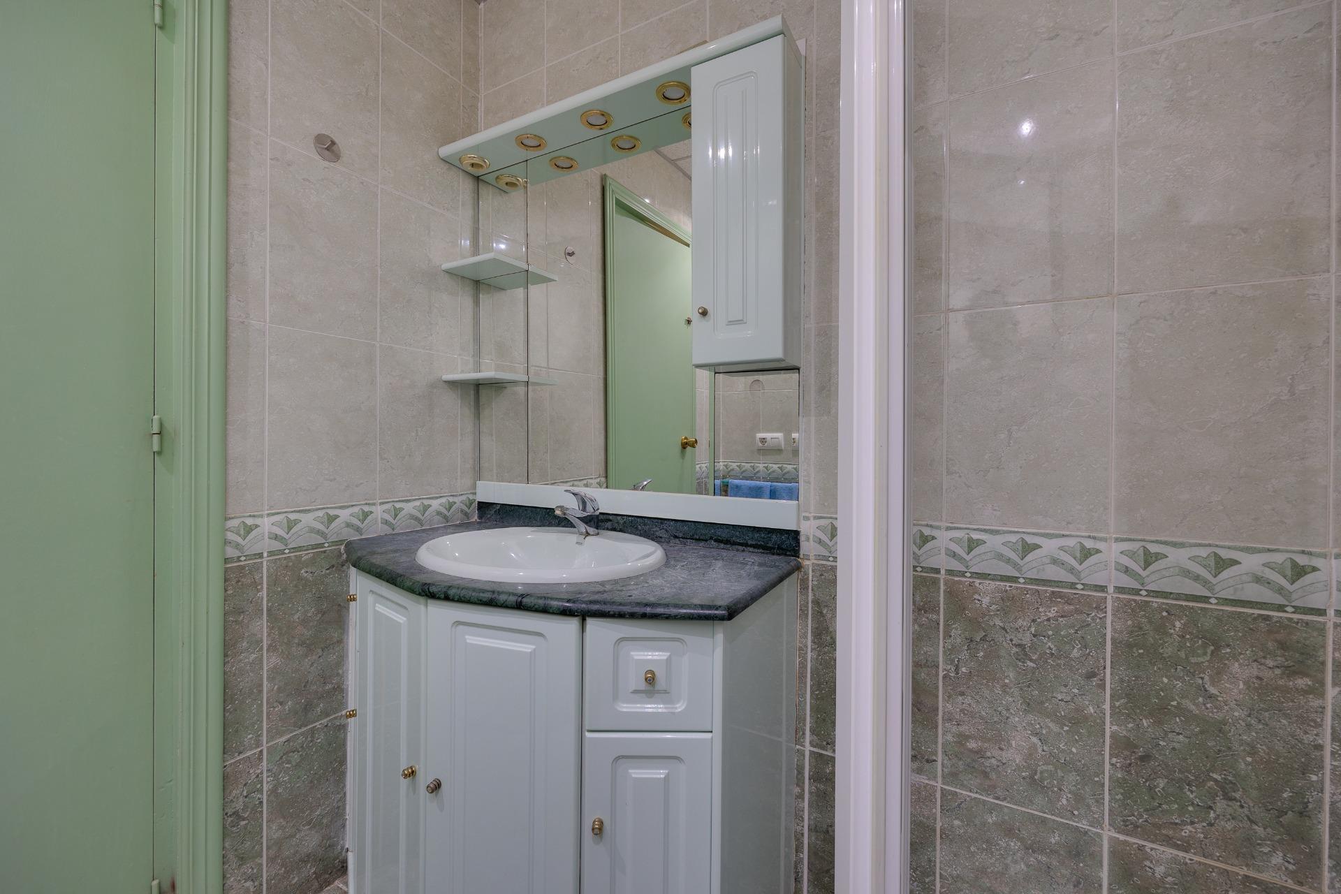Bathroom in bungalow for sale in Torrevieja