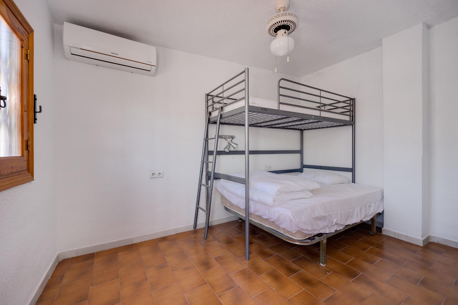 Master bedroom in bungalow for sale in Torrevieja