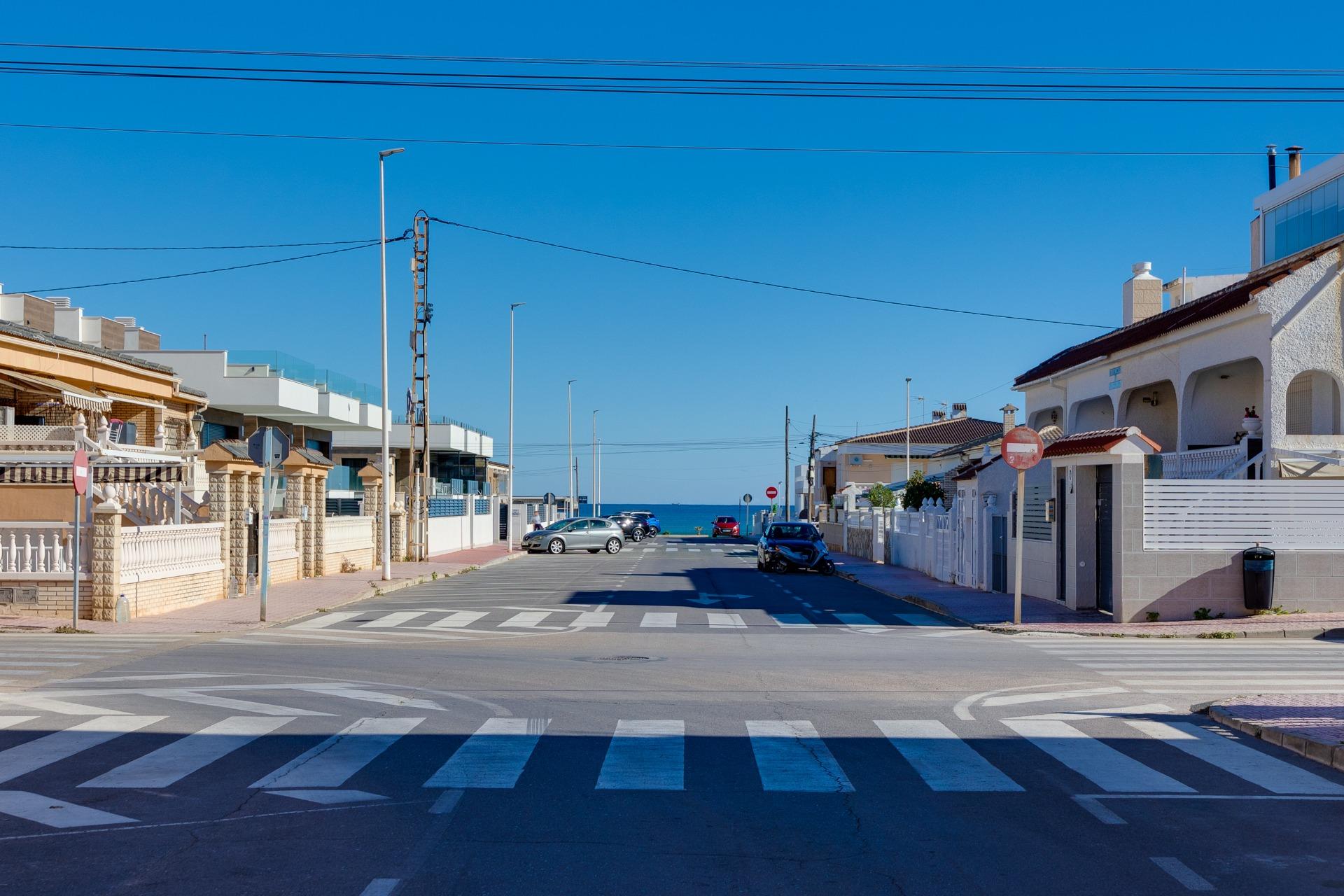 Master bedroom in bungalow for sale in Torrevieja