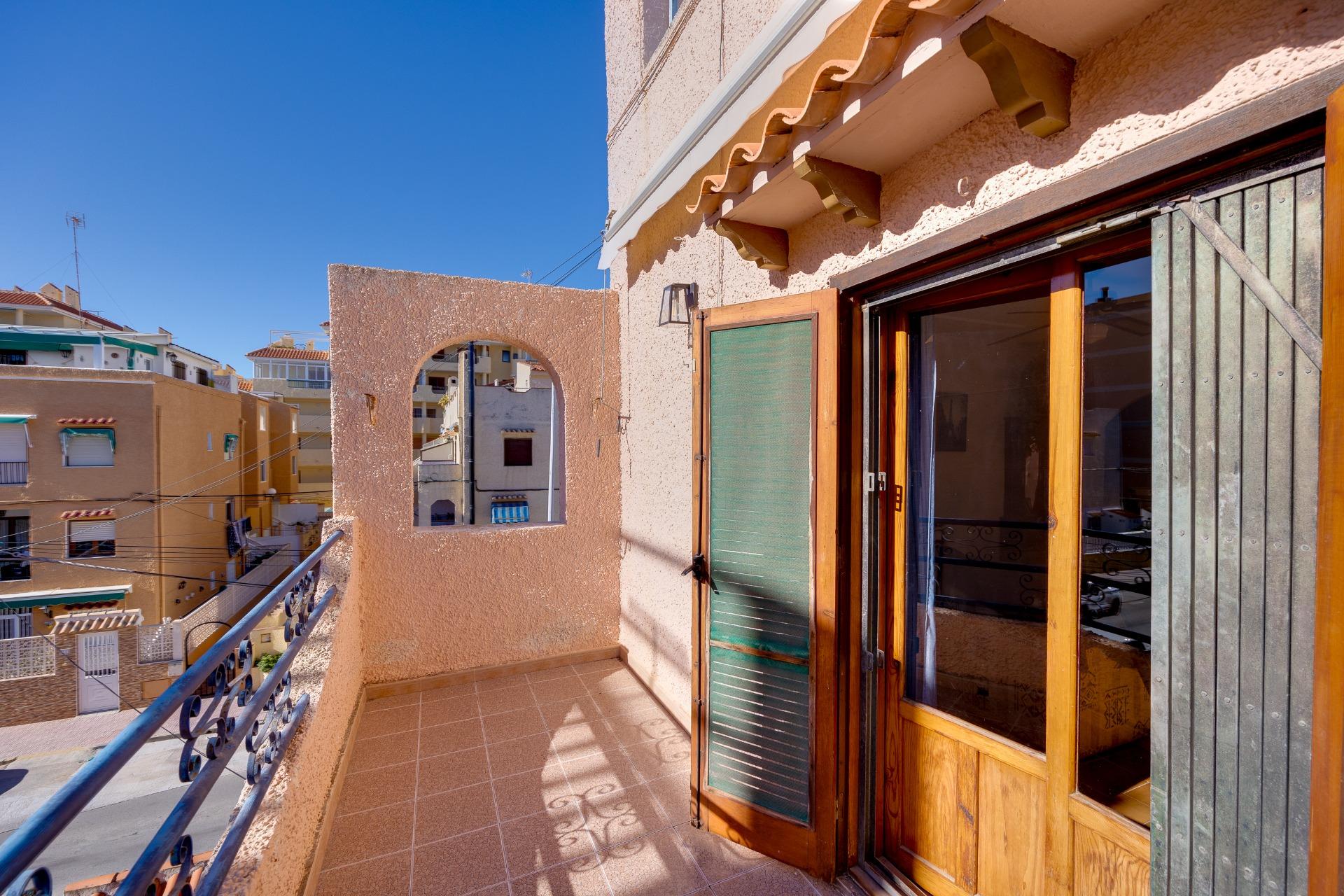 Terrace in bungalow for sale in Torrevieja