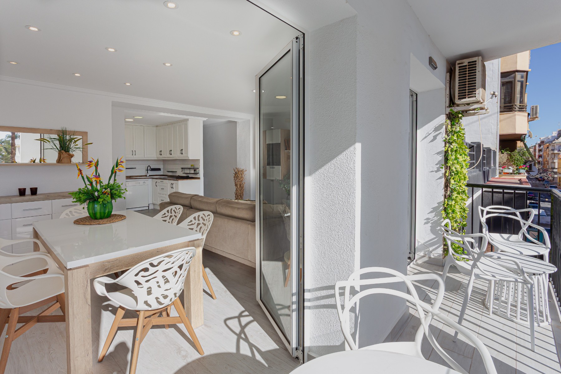 Terrace in apartment for sale in Torrevieja