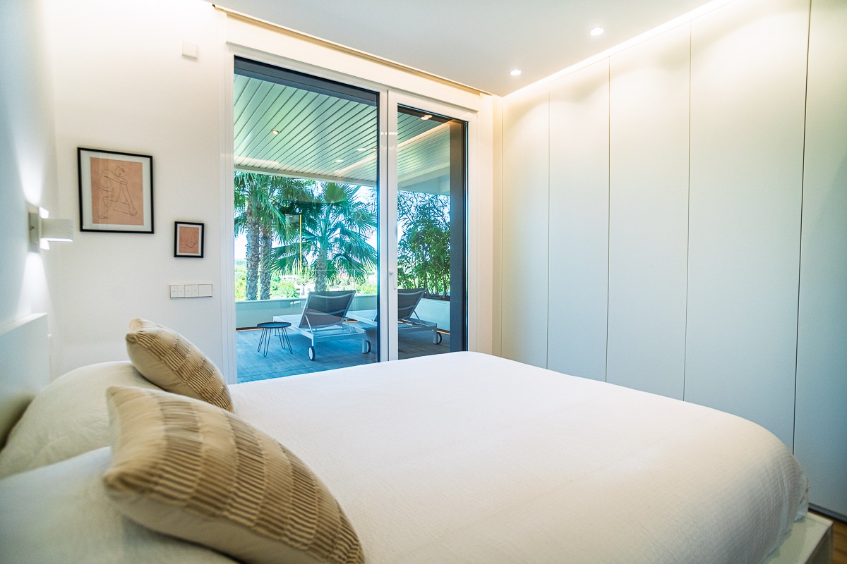 Bedroom in apartment for sale in Las Colinas Golf