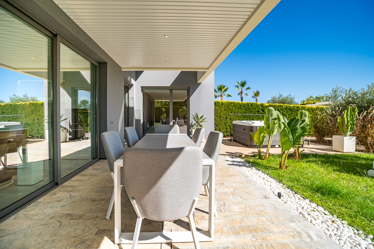 Garden in apartment for sale in Las Colinas Golf