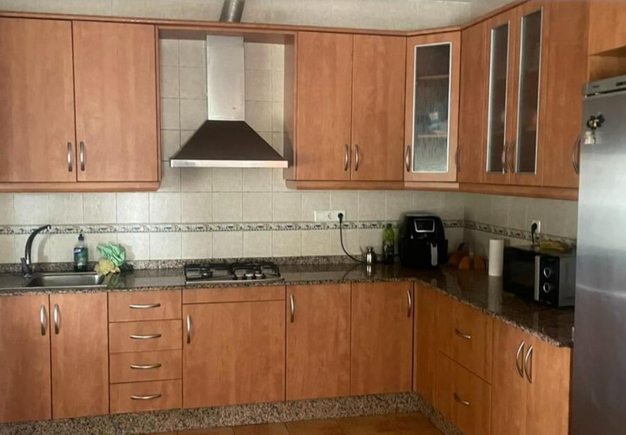 Very nicely situated on the outskirts of the village, this modern detached property is a rare find i