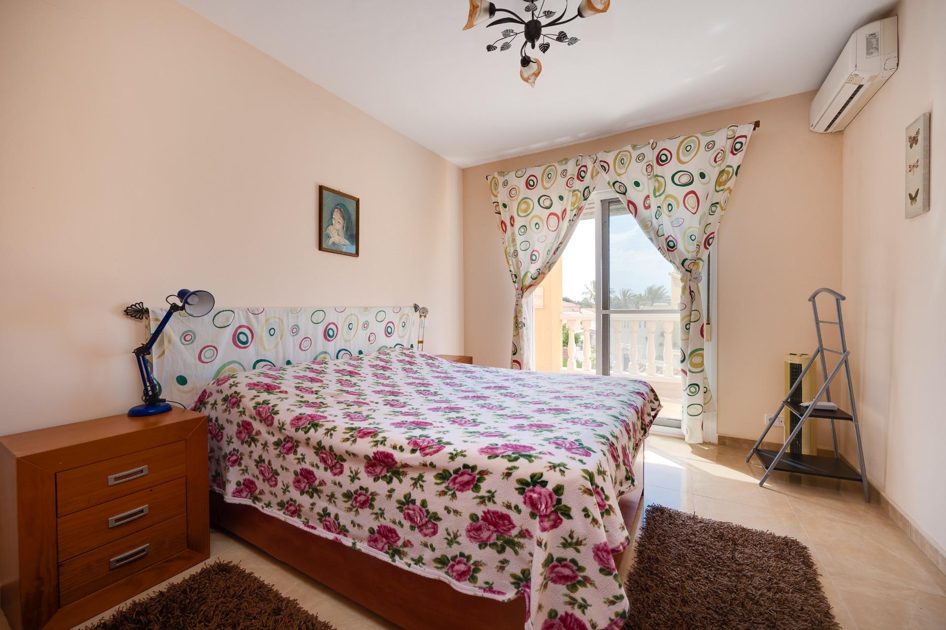 Dining area in villa for sale in Torrevieja