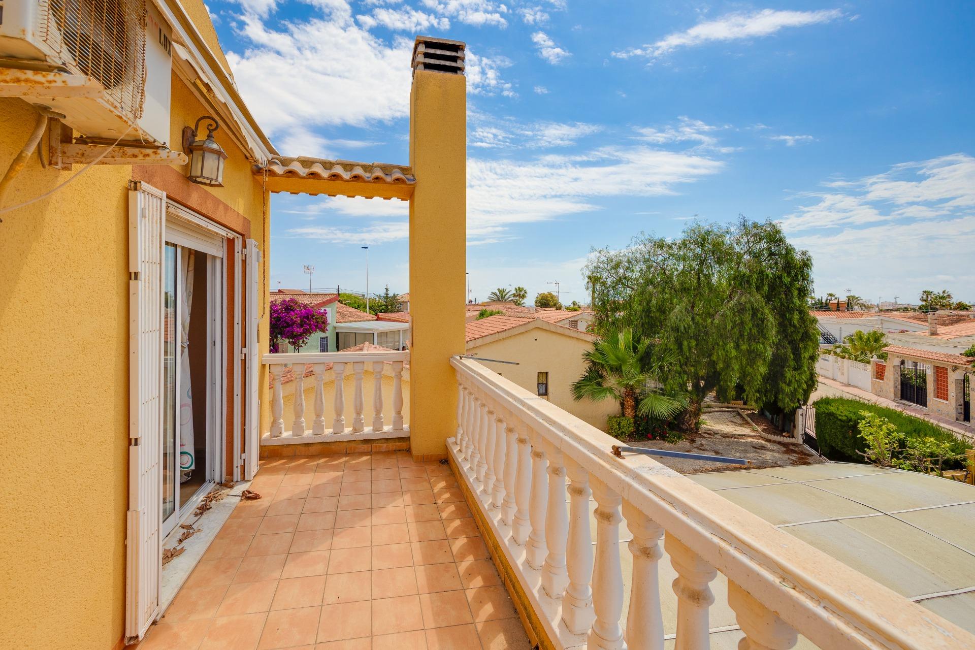 Master bedroom in villa for sale in Torrevieja