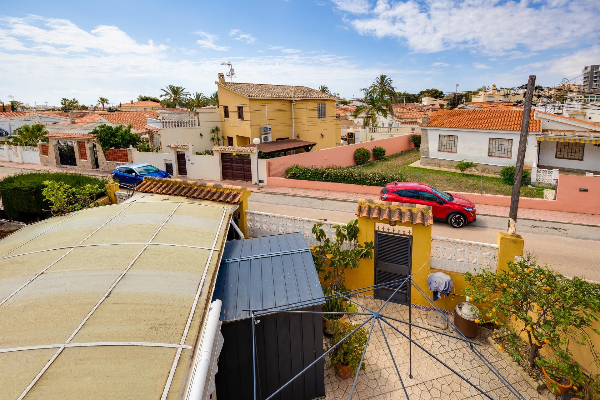Bathroom in villa for sale in Torrevieja