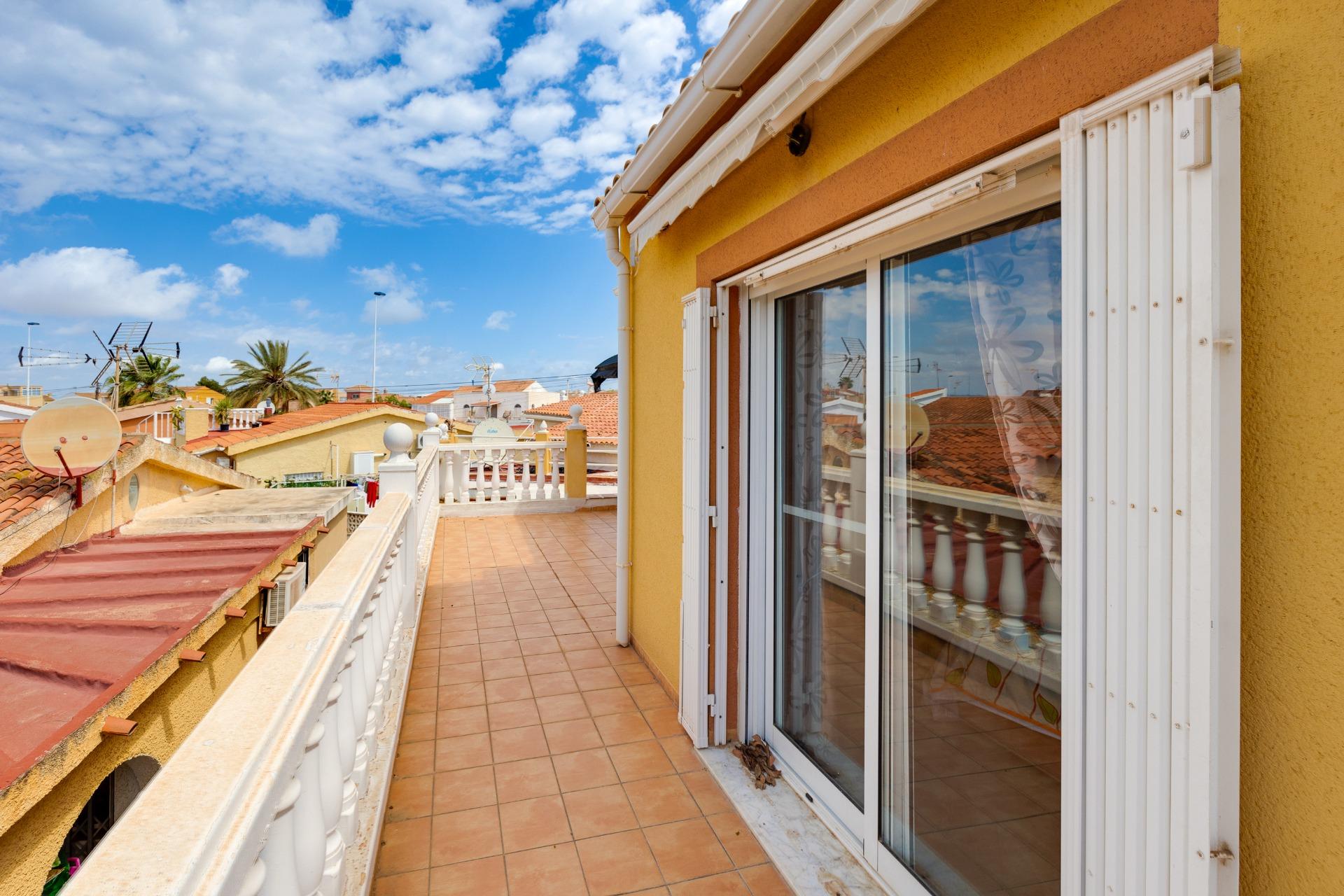 Terrace in villa for sale in Torrevieja