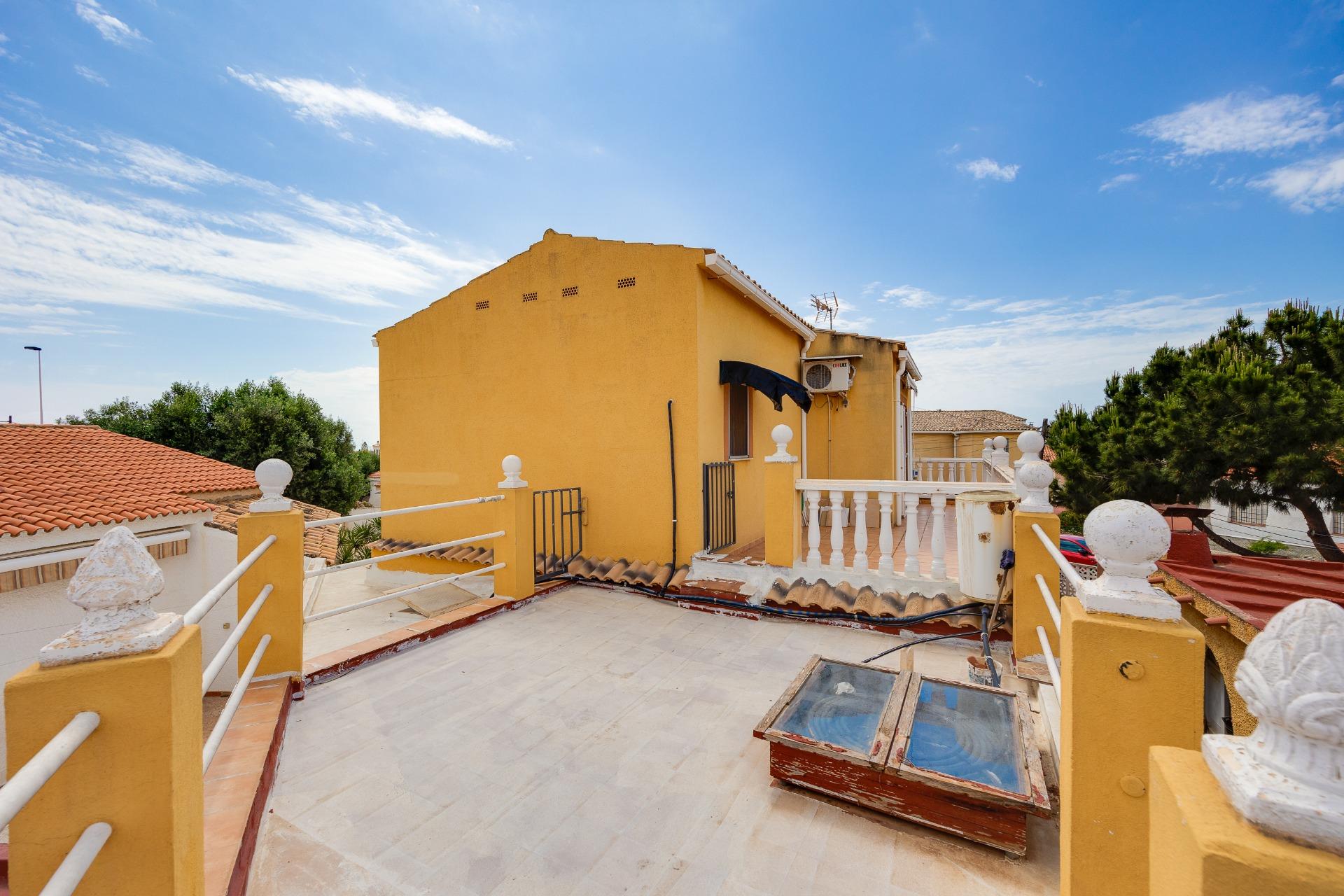 Bedroom in villa for sale in Torrevieja