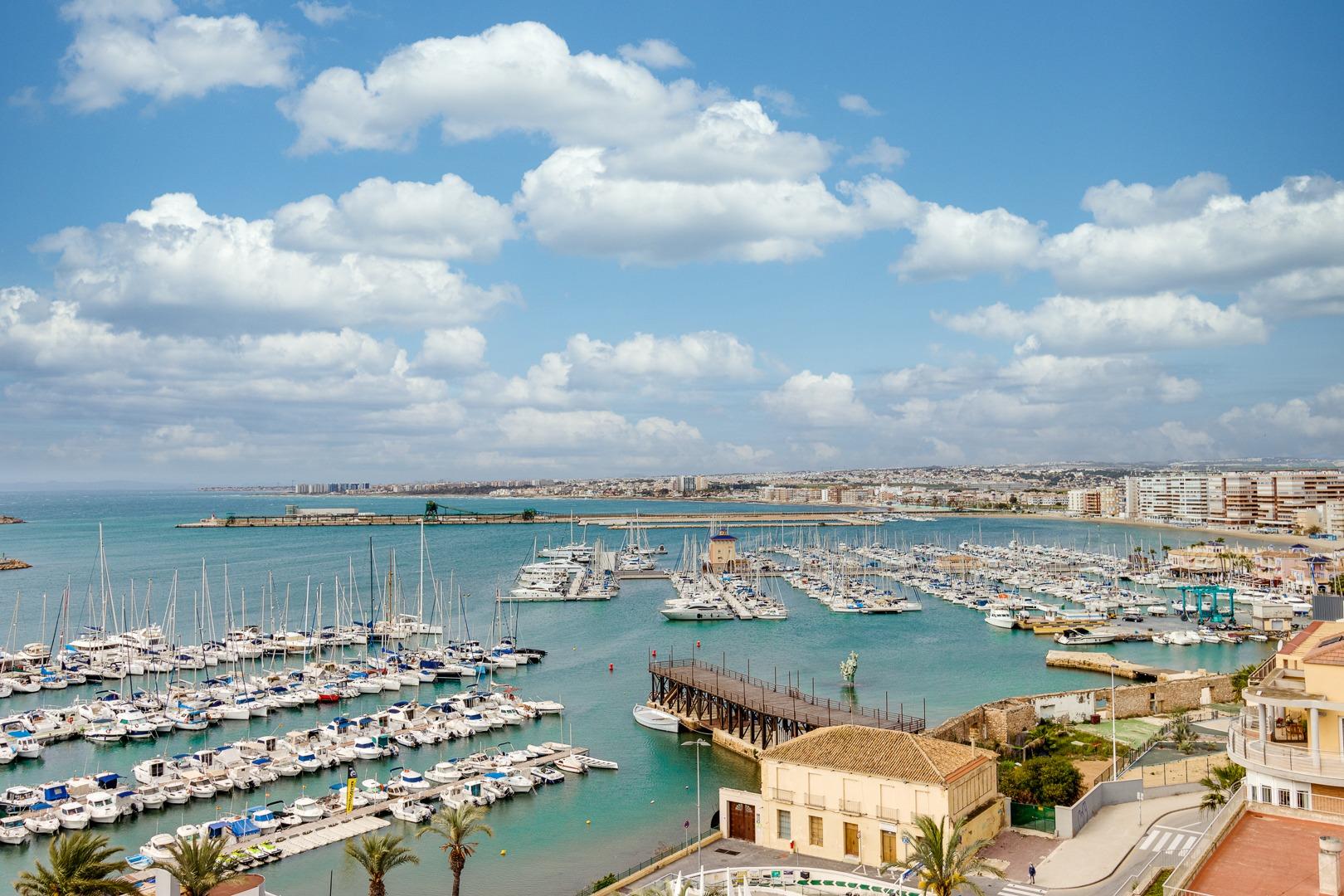 Terrace in villa for sale in Torrevieja