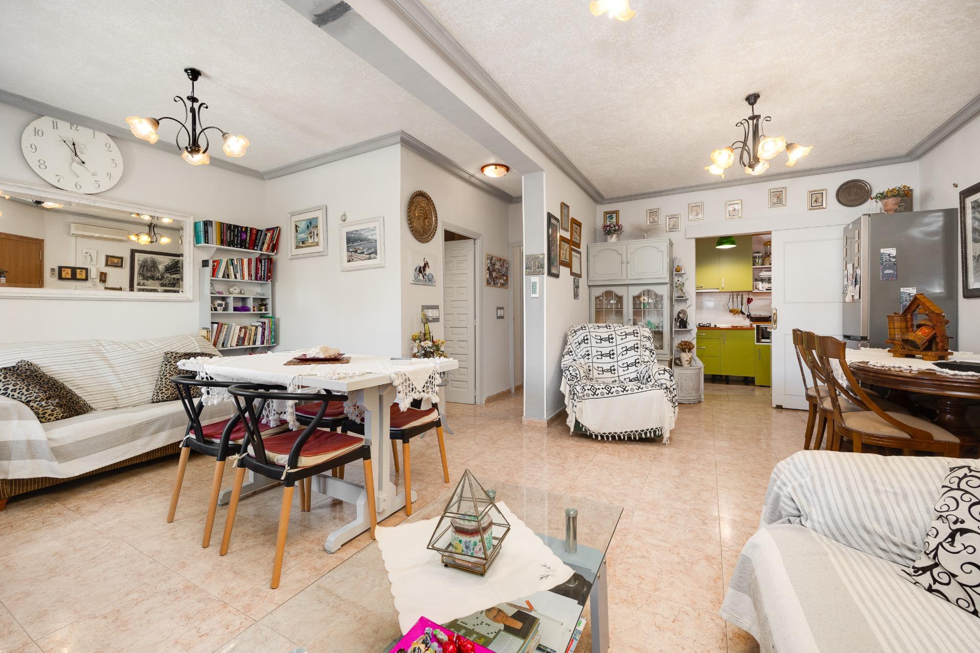 Dining area in villa for sale in Torrevieja