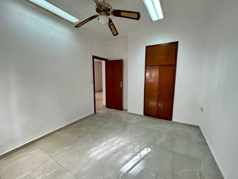 Bedroom in apartment for sale in Torrevieja