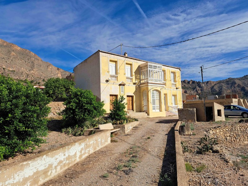 Finca of 12,441 M2 in Raiguero De Bonanza, district of Oirhuela (Alicante) located 2KM from this cit